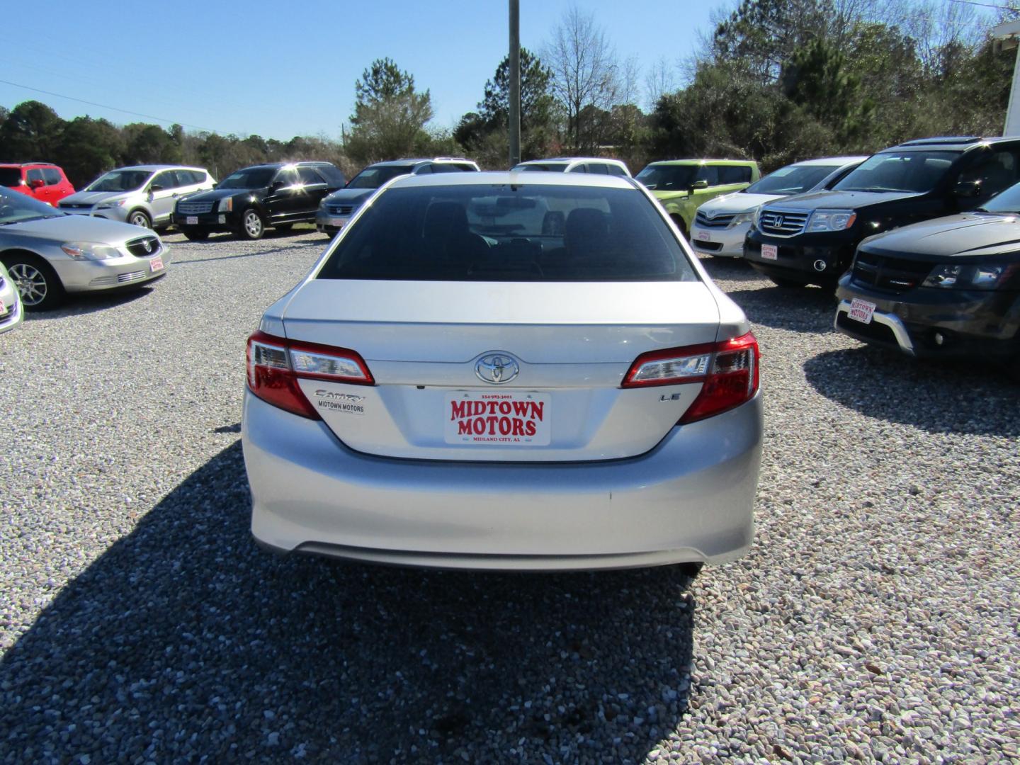 2014 Silver /Gray Toyota Camry LE (4T4BF1FK9ER) , Automatic transmission, located at 15016 S Hwy 231, Midland City, AL, 36350, (334) 983-3001, 31.306210, -85.495277 - Photo#6